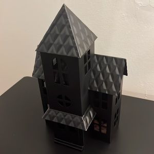 Spooky Light Up Metal house
